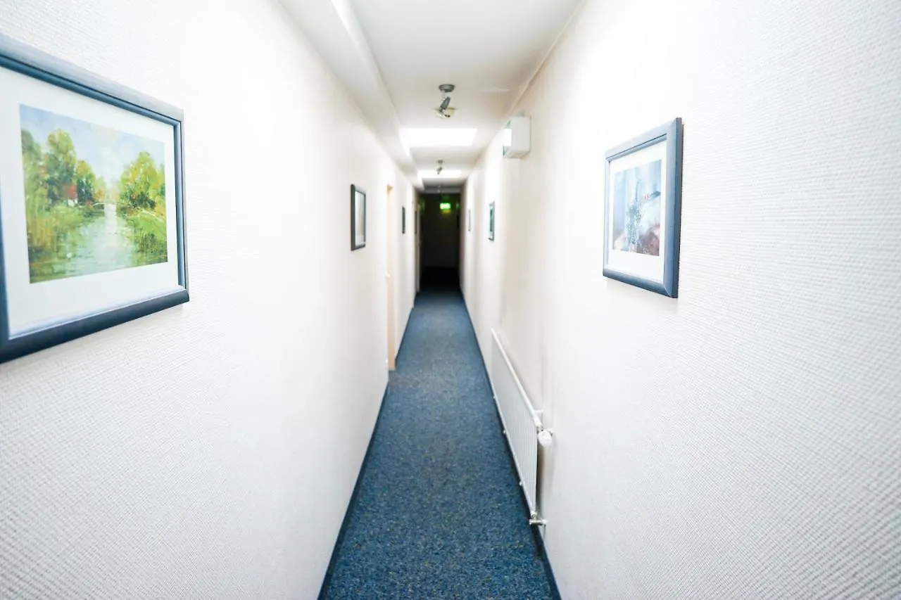 Hotel Sauer Garni Neu-Isenburg Couette-café